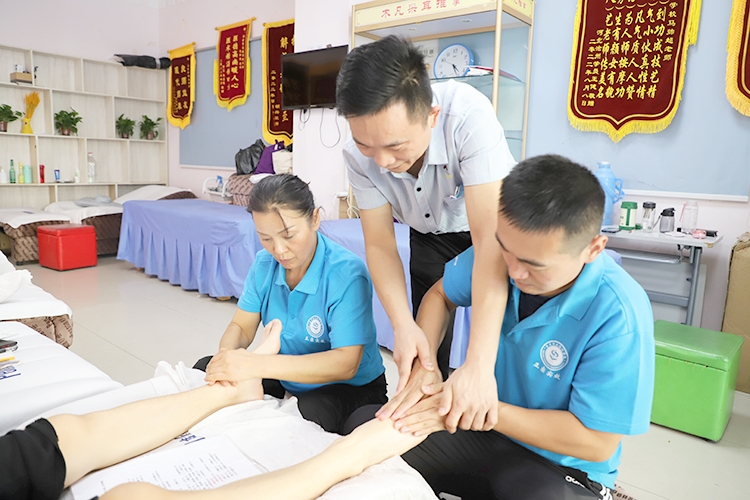 彭世学校学员实践